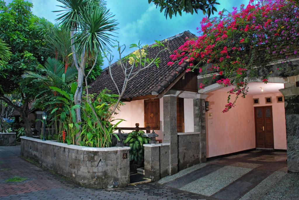Hotel Taman Ayu 212 Denpasar Exterior foto