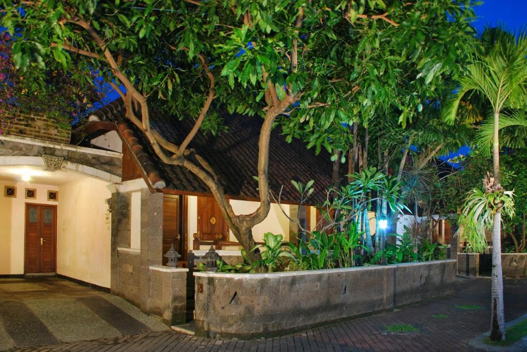 Hotel Taman Ayu 212 Denpasar Exterior foto