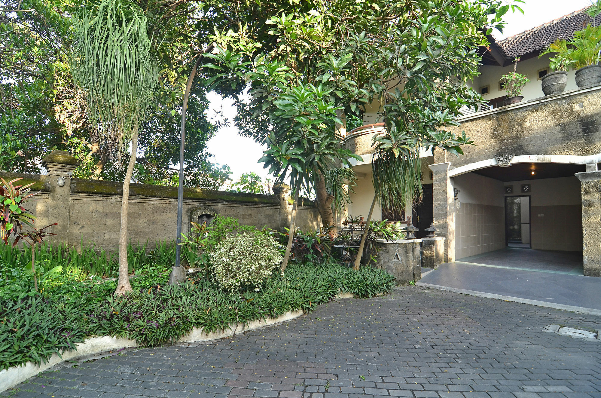 Hotel Taman Ayu 212 Denpasar Exterior foto